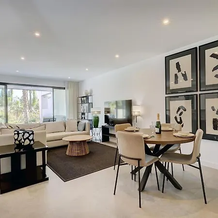 Ground Floor, 2 Bedroom @ Hills Apartment *